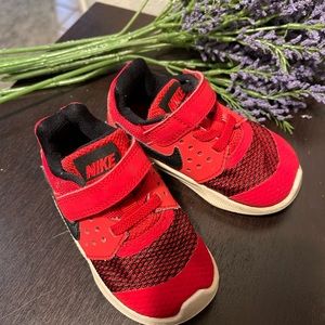 Boys Red Nike size 6 toddler